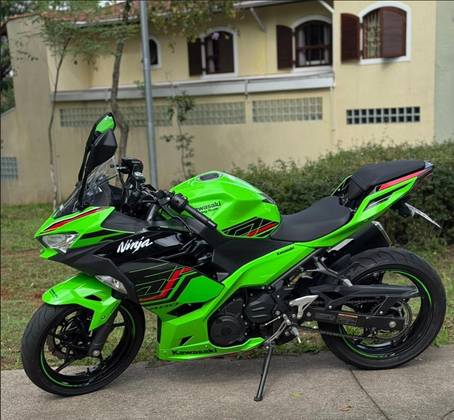 KAWASAKI NINJA 400 KRT EDITION 